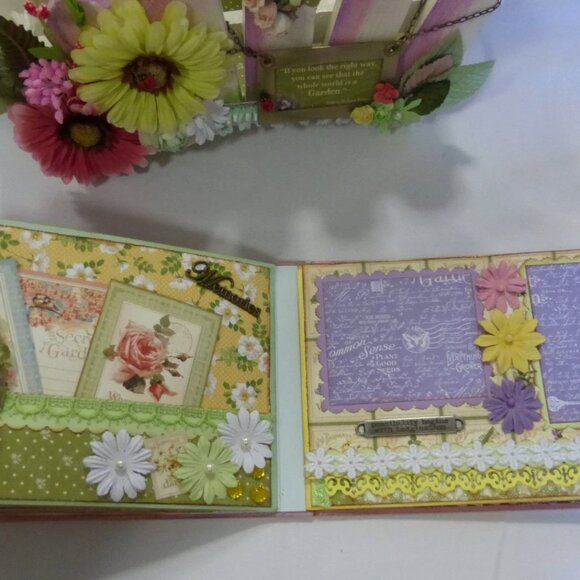 Graphic 45 "SECRET GARDEN" handmade mini album with a box - Picture 7 of 12